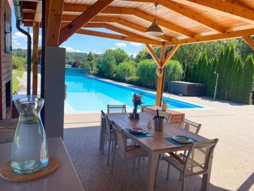 Mnichovice Villa | Great spacious villa near Prague