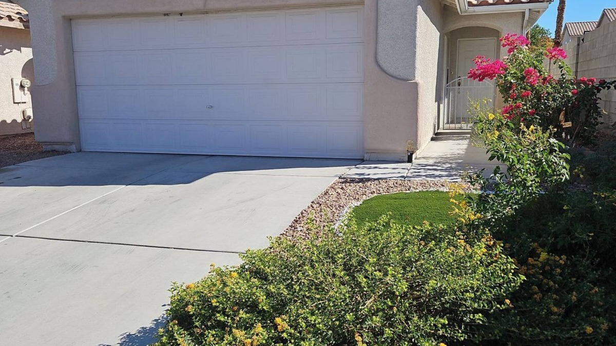 Silverado Ranch House | Great Specials Now! PET Friendly, 2 Bedroom, 2 Bath Home, 10 min. from The Strip