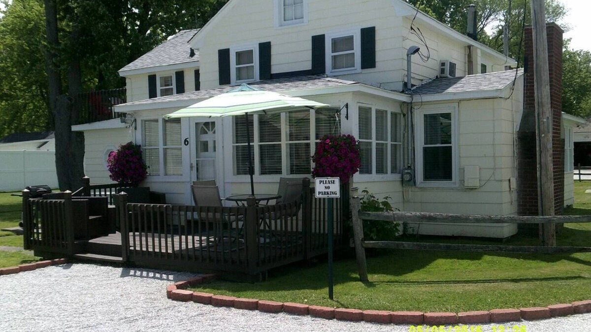 Geneva-on-the-Lake House | Great Strip Location|WalktoLake|Wine Country|AC|Grill&Firepit|FamilyFriendly