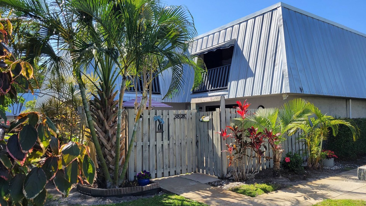 Stuart House | Great Stuart location near golf, beaches and the best of the Treasure Coast!