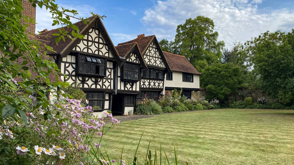 Chilworth House | Great Tangley Manor 11th C Manor with indoor heated pool, London less than 1 hr