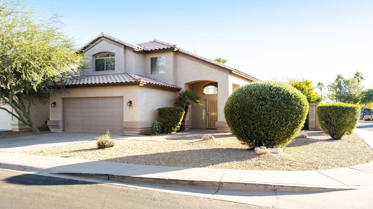 Tempe House | “Great Tempe Home”- Highly Recommended Solar-Powered for Rest Time Near ASU!