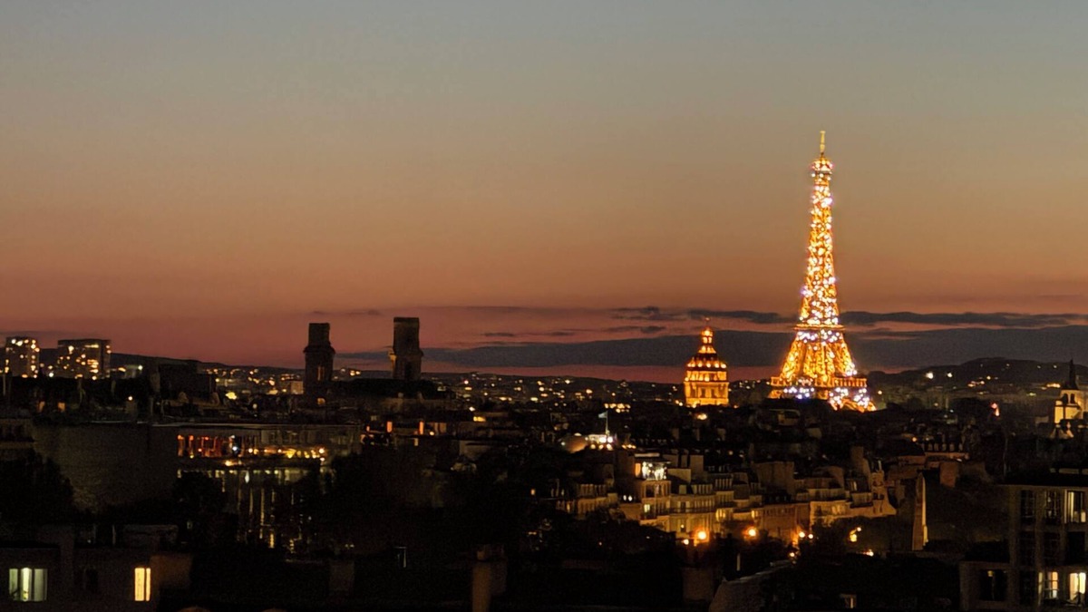 Arsenal Apartment | Great top floor with Eiffel Tower view and roof top in the heart of Paris