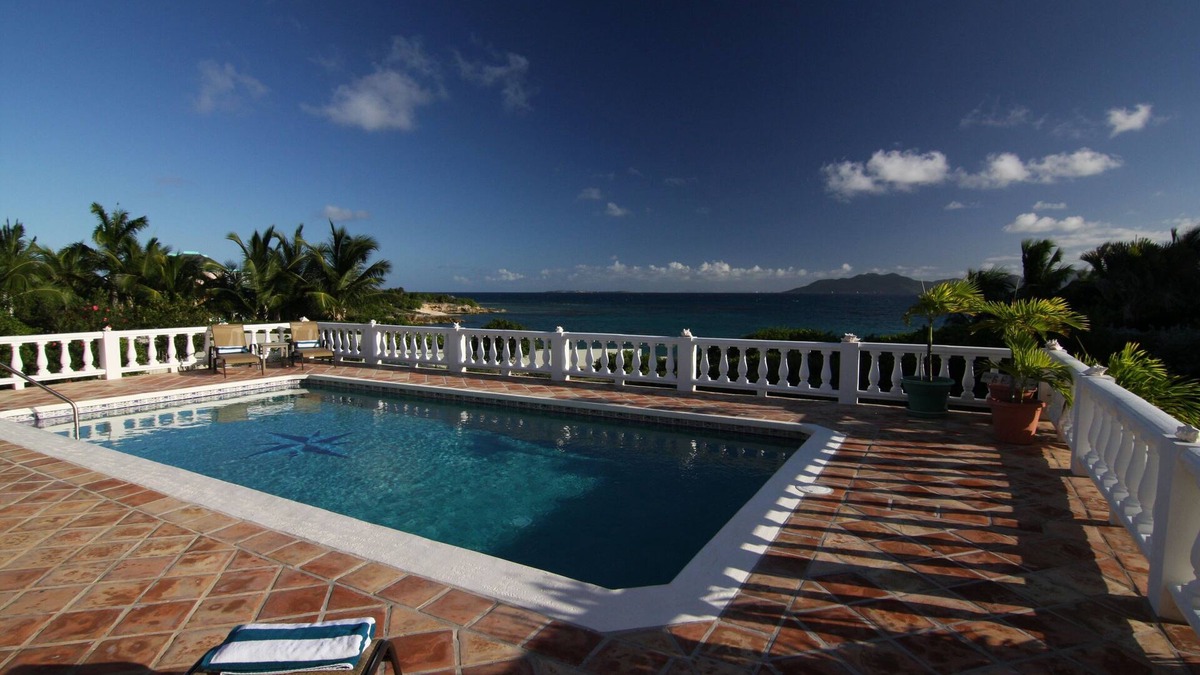Little Harbour Villa | Great Value! Mainstay Villa @ Elsie Bay. Ocean Front! Rent as a 1, 2, or 3 BR