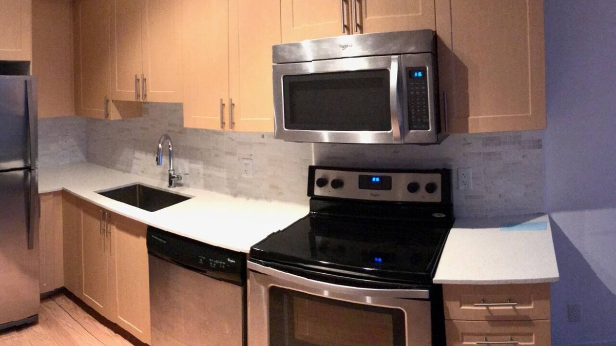 Richmond Hill Apartment | Great View of Downtown Toronto
