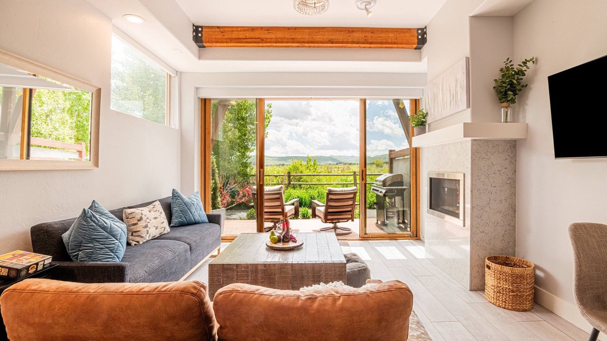 Kimball Junction House | Great Views, in the Heart of Kimball Junction, On Walk/Bike Path