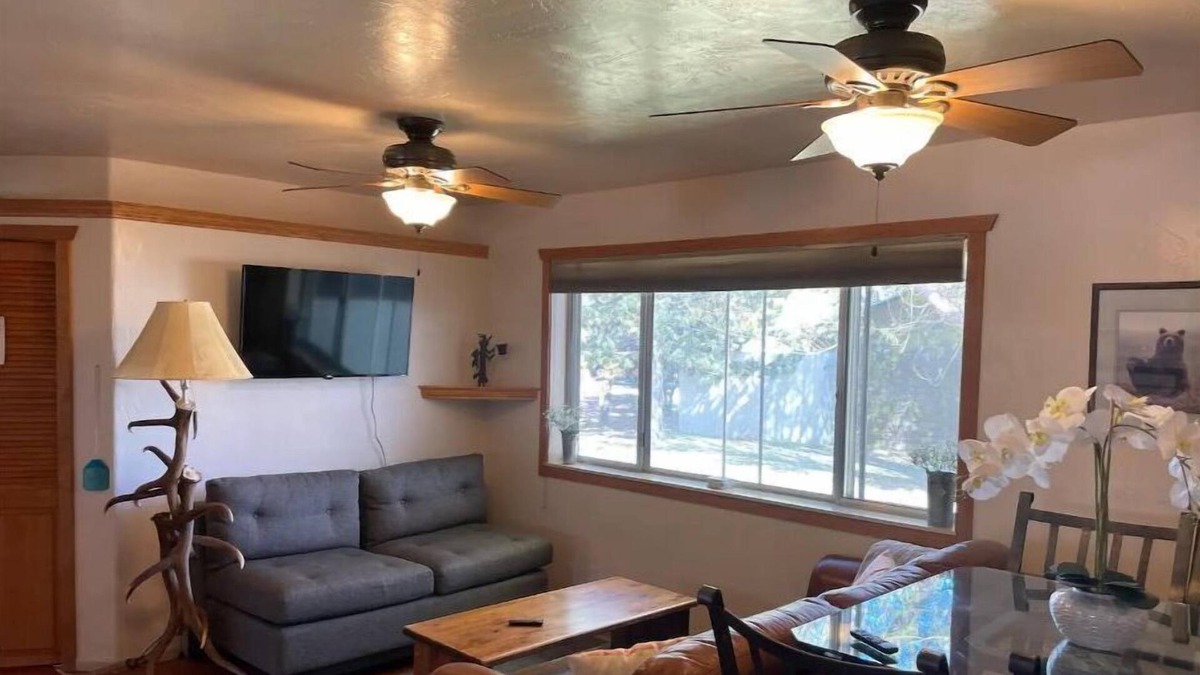 Trimble House | Great Views, peaceful, quiet, dogs welcome