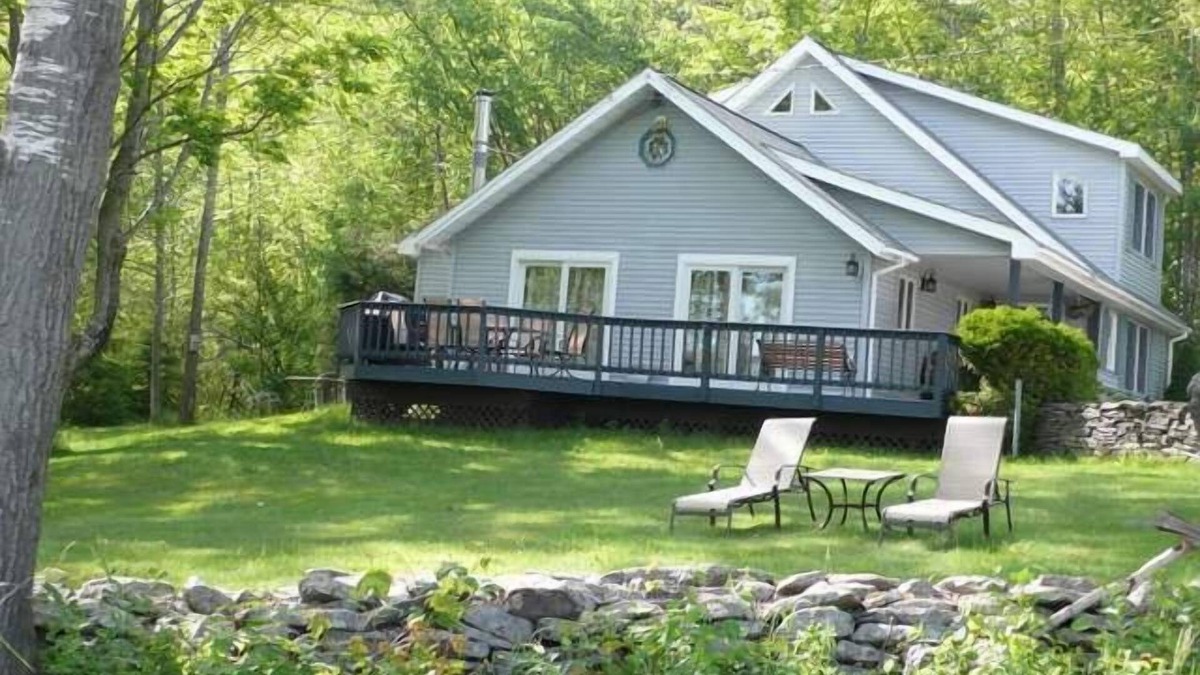 Denver House | Great Views, Renovated House/Kitchen/Fire Pit. Large bedrooms, Very Fast Wifi