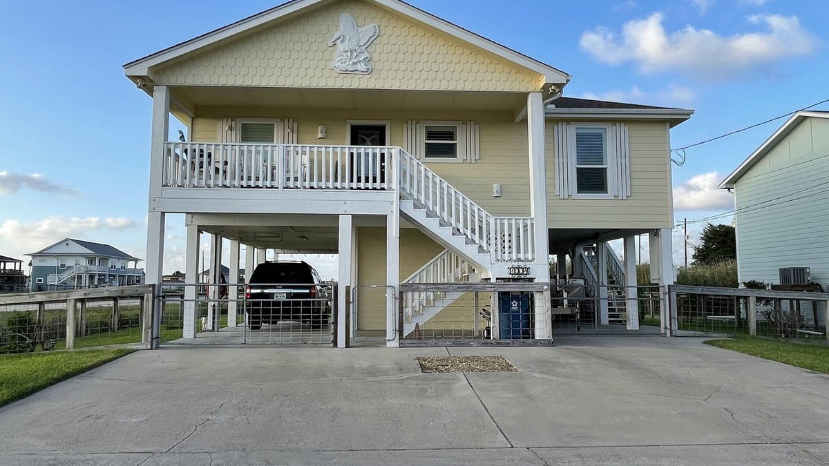 Rockport House | Great Water View! Pets OK! WIFI! Boat parking! Fish Cleaning Station! Ice!