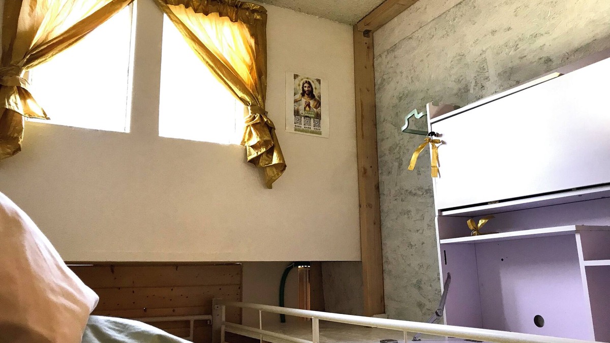 Renton House | Greater Seattle Renton Townhouse Artwork Learn Jesus Christ R Duplex Room