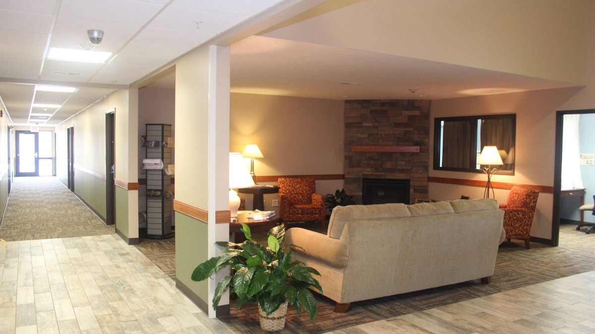 Pittsfield Hotel | Green Acres Hotel