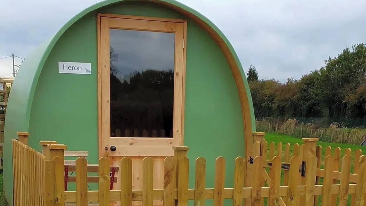 Kingswood Cabin | Green Dragon and Kitchen Pod - Sleeps 2 & Parking