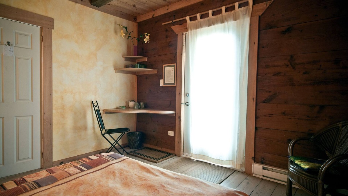 Balmoral Mills Bed & Breakfast | Green Dragon Organic Farm and B&B