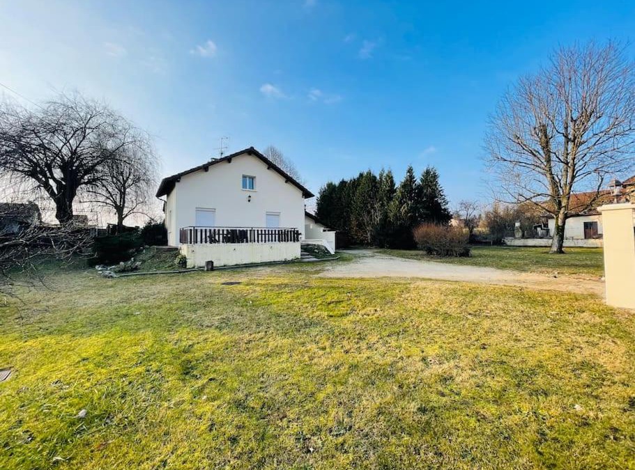 Vezeronce-Curtin Villa | Green Gables- Old Charm