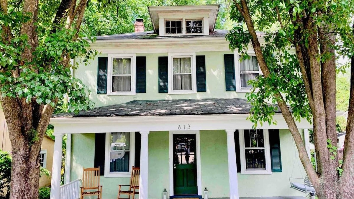 Belmont House | Green House, Belmont Classic/Modern Reno, Walkable