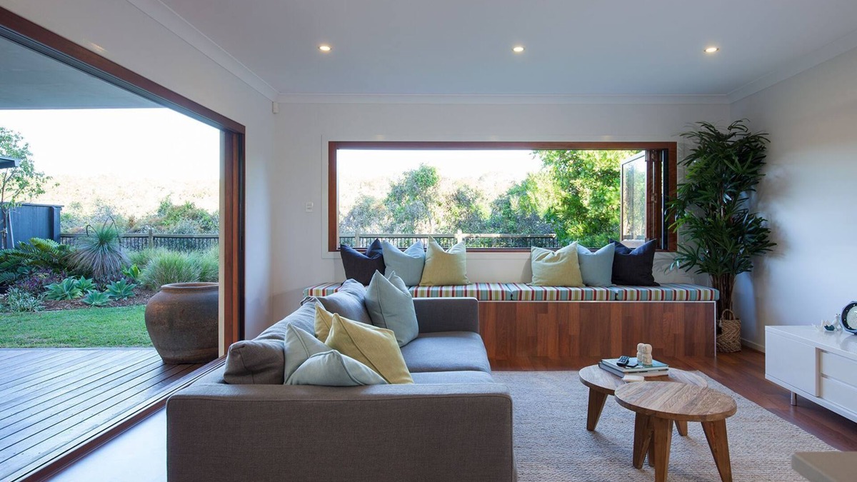 Mount Coolum House | Green House - pet friendly