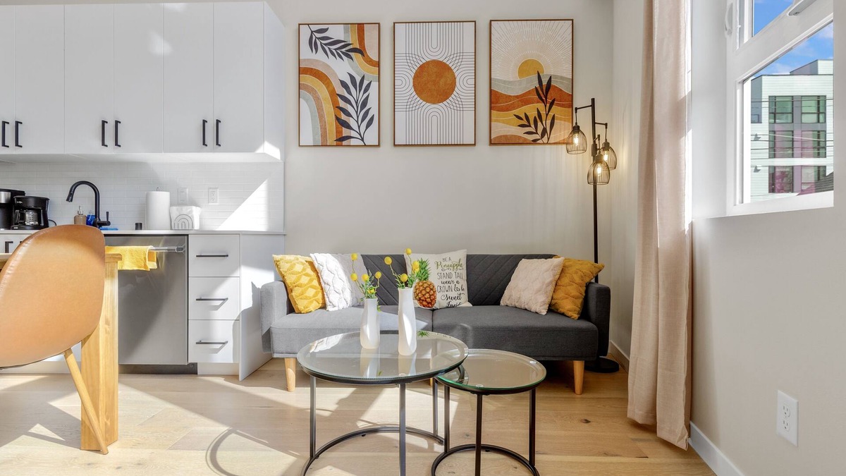Roosevelt House | Green Lake 2B2B, A/C, close to UW & Lightrail