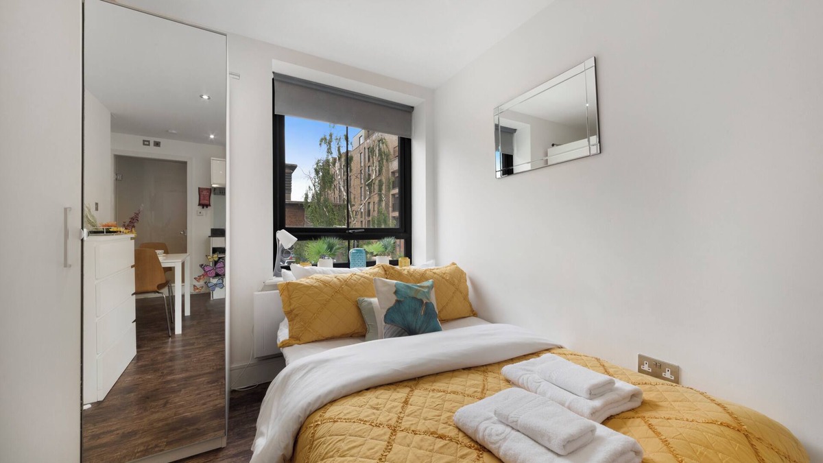 Harringay Apartment | Green Lane Studio by MoreThanStays