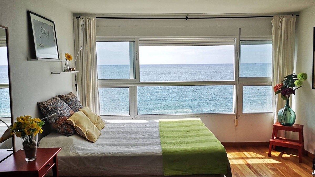 L'Albufereta Apartment | Green loft over the sea. Free Wifi, AC. Ideal couples in Albufereta
