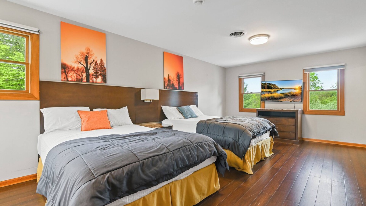 Blakeslee Villa | Green Majesty: Luxe Getaway — Your Private Paradise Awaits!