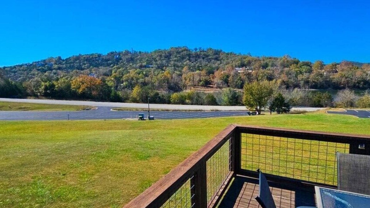 Holiday Island House | Green Meadow 2 Condo Lake Access, Marina, Golf