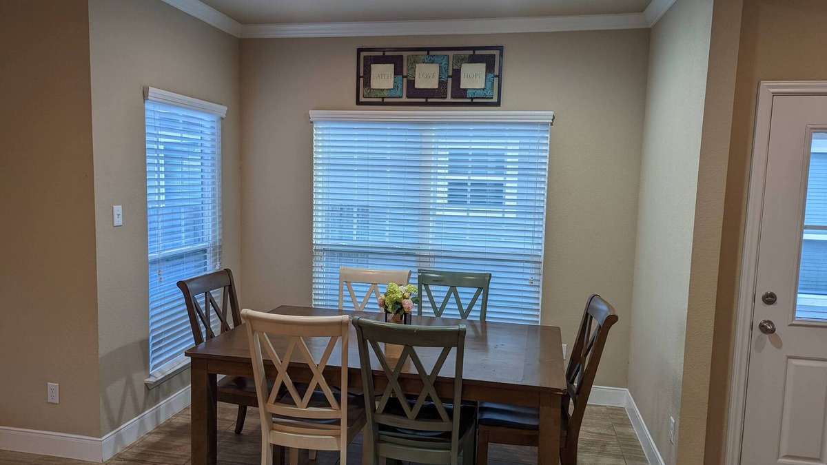 Temple House | Green Mesa - Spacious 3 BR home in North Temple