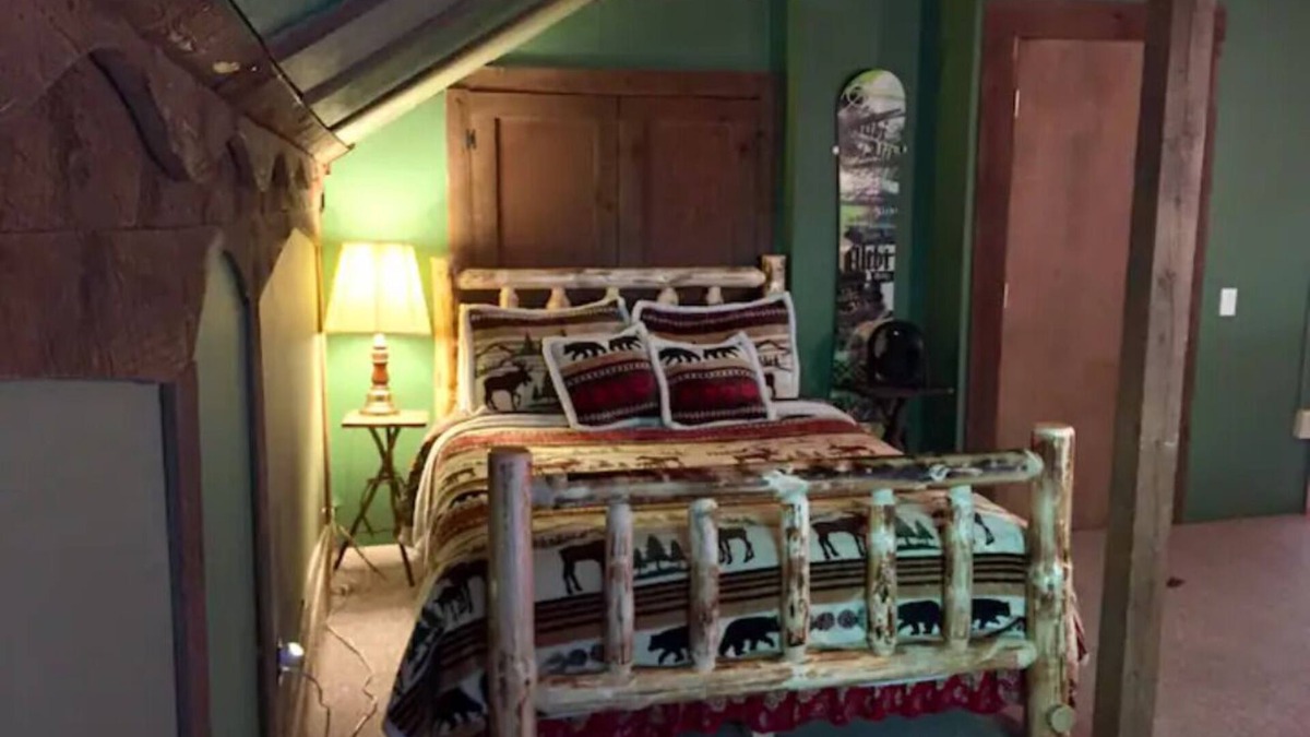Waterbury Cabin | Green Mountain - Grunberg Haus Inn & Cabins