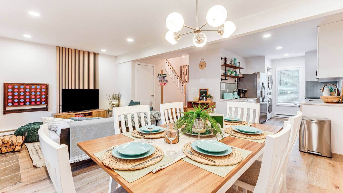 White Haven House | Green Peaks Hideaway! Beautiful Townhouse in Lake Harmony with Pond View