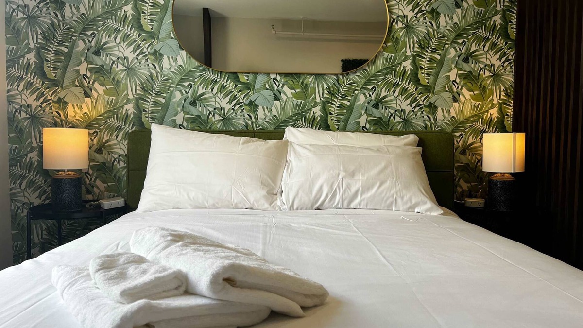Downtown Apartment | Green Room, Calm Studio, Stunning Downtown Views