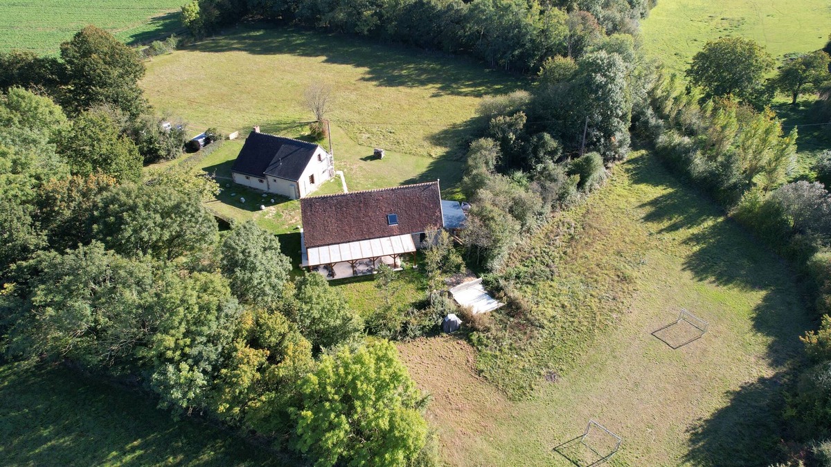 Arrou House | Green setting, ideal for families and friends, Jacuzzi, table soccer, petanque, sauna.