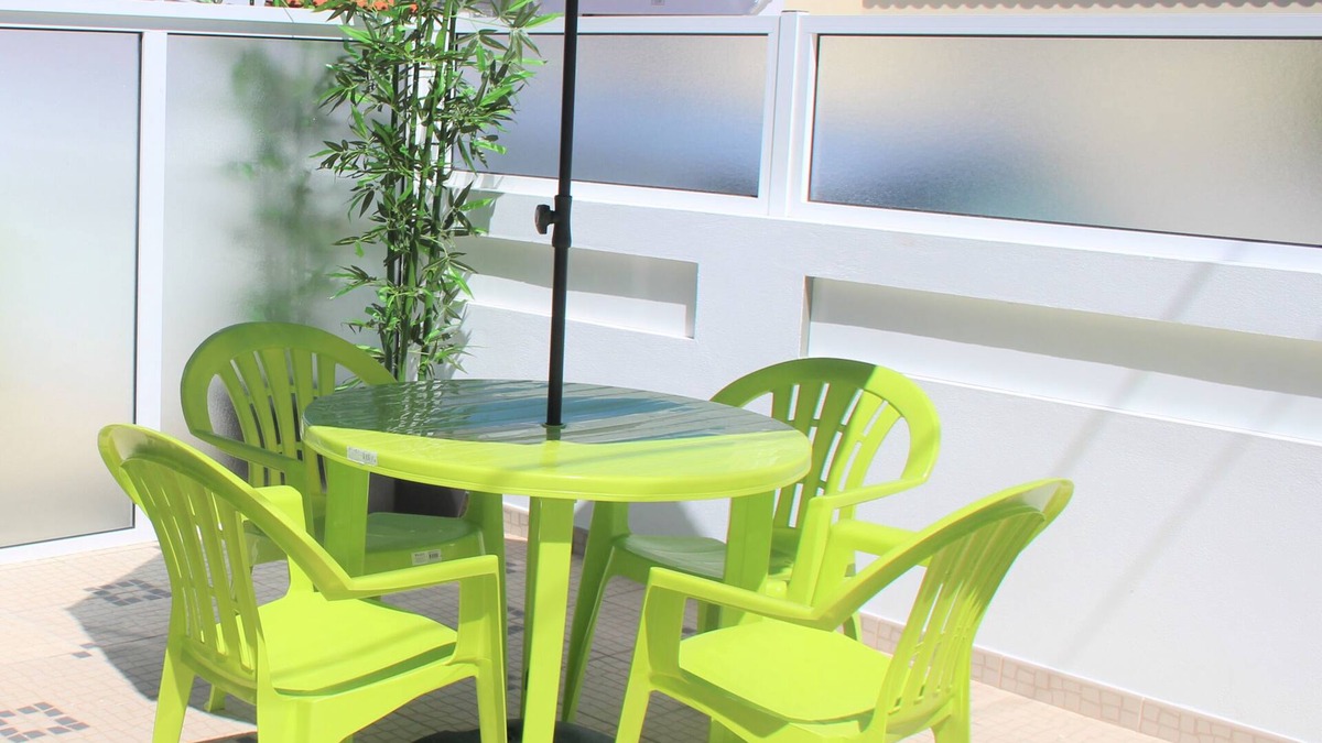 Peniche de Cima Apartment | Green Studio with private patio, 200 meters, 3 min by foot Beach of Peniche