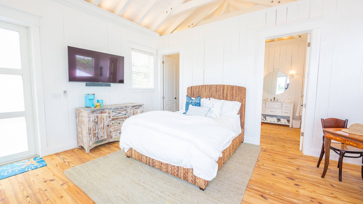 Green Turtle Cay Apartment | Green Turtle Cay, 1 bedroom suite on White Sound with private dock