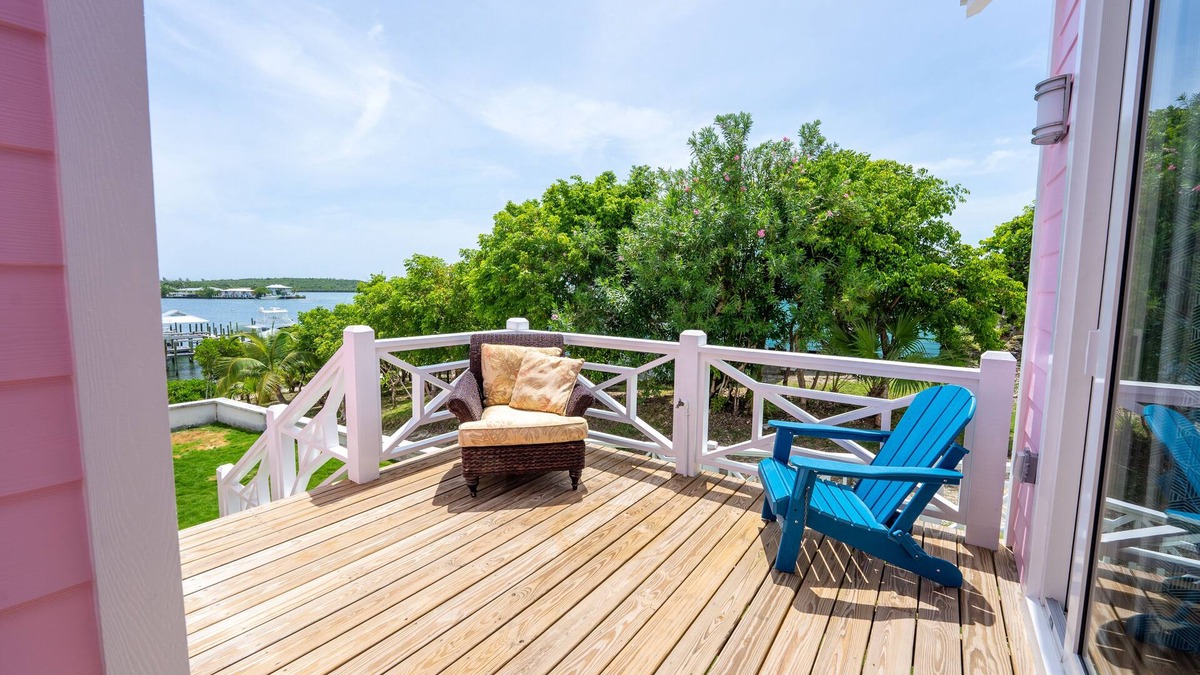 Green Turtle Cay Apartment | Green Turtle Cay, Luxury Suite, on White Sound with private dock.