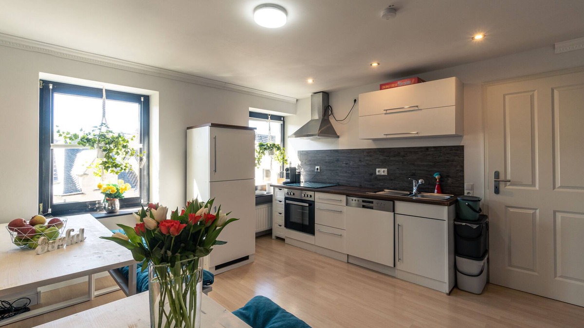 Weibern Apartment | Green Valley Lounge - Homesite Apartments