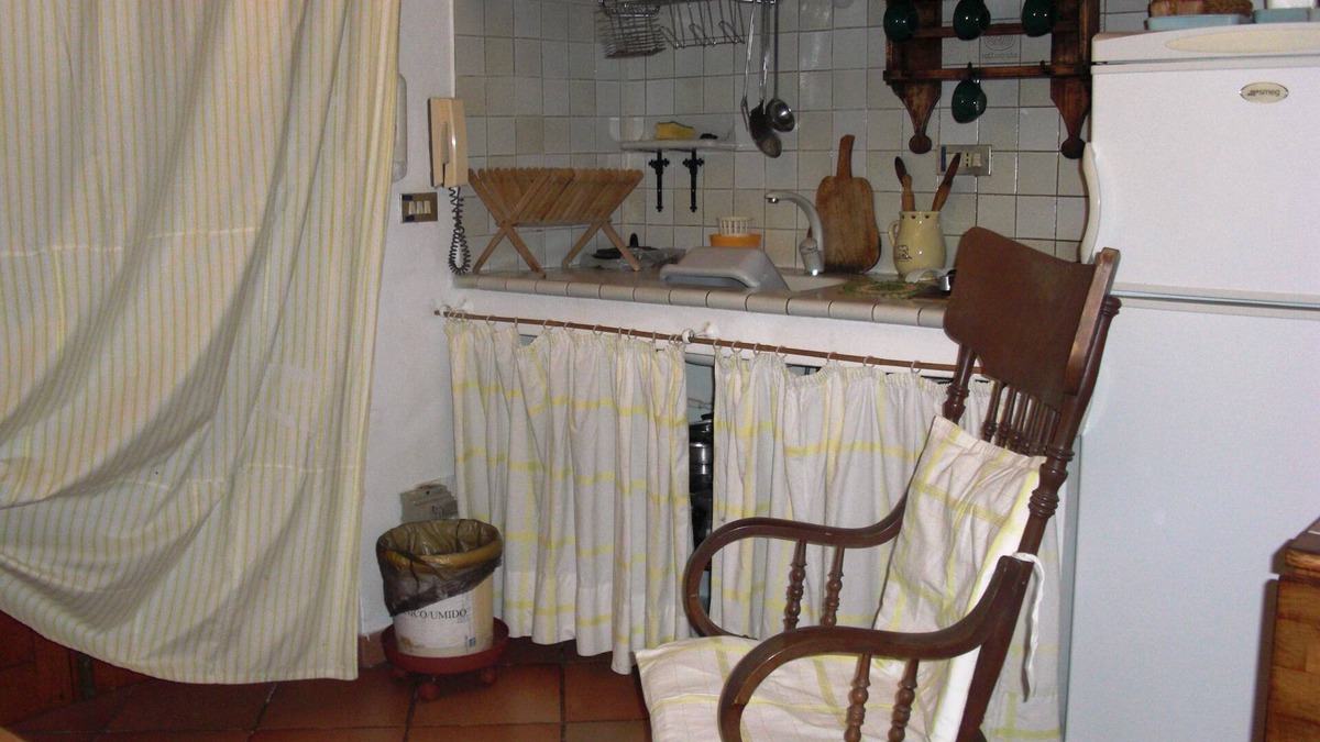 Leni Apartment | Green Yellow two-room apartment in Salina Aeolian Islands CIR:19083037C100309