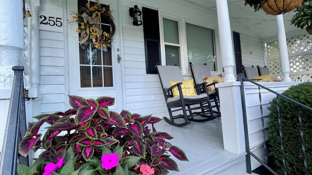 Renick House | Greenbrier River Trailside Retreat