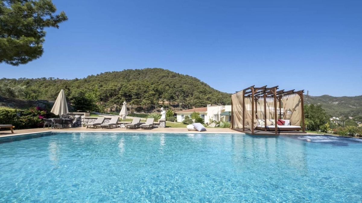 Avlana House | Greenery Home with Shared Pool in Marmaris