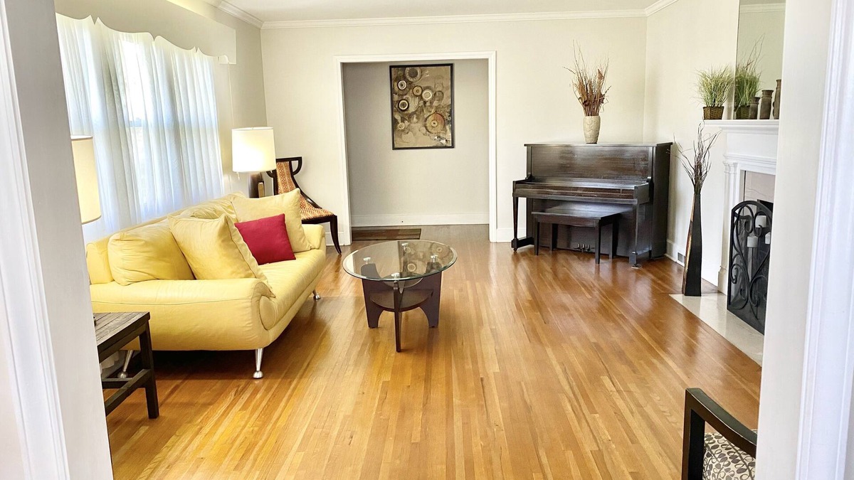 Toddville Road House | Greenhouse Studios very cozy and minutes from Uptown, Airport, Whitewater Center