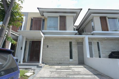Surabaya House | GreenLake Vista