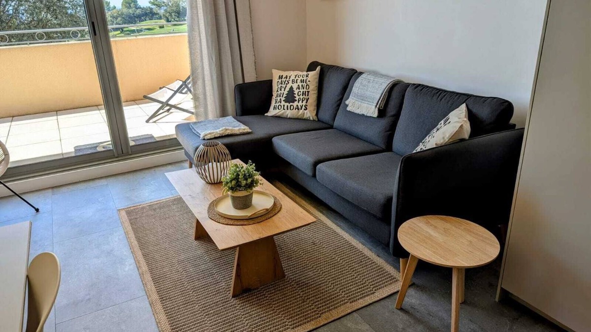 Saumane-de-Vaucluse Apartment | Greens view golf saumane