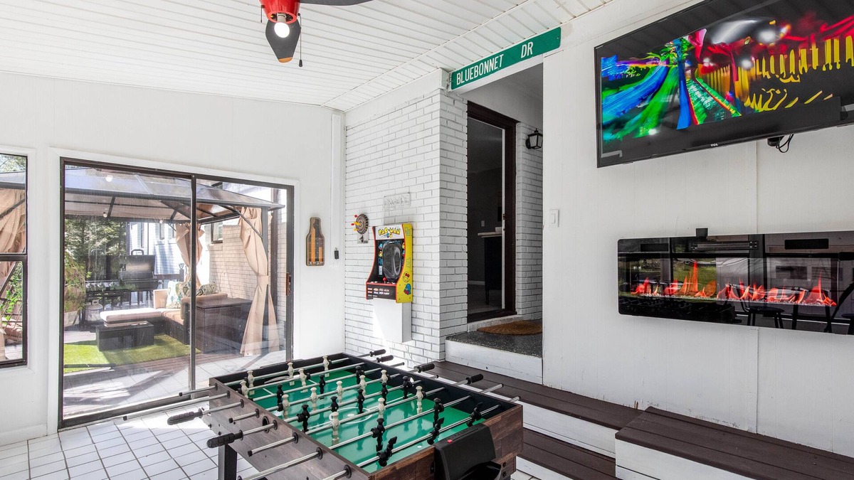 Greensboro House | Greensboro 3bdrm/2ba w/GAME ROOM