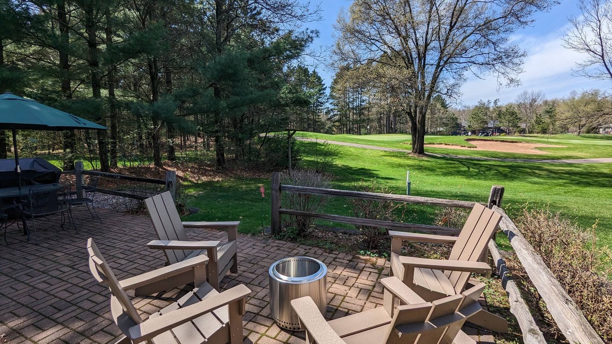 Rome House | Greenside on Lake Arrowhead Golf open floor plan, great location, Golden Teen