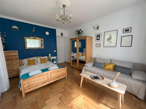 Krakow Apartment | Greenthumb Praska