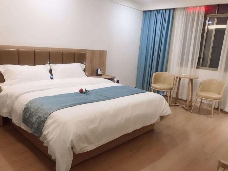 Mazhang District Hotel | GreenTree Inn Guangdong Zhanjiang Donghai Island