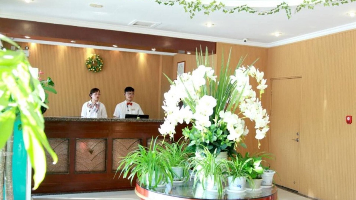 Qingpu District Hotel | GreenTree Inn HuaiAn QingPu District Huaihainan Road Express Hotel