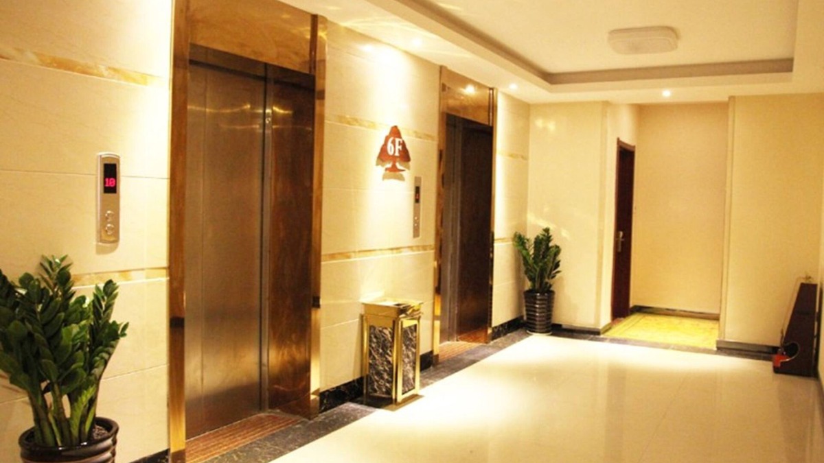 Yuzhou District Hotel | GreenTree Inn Yulin Jincheng Commercial Building Shell Hotel