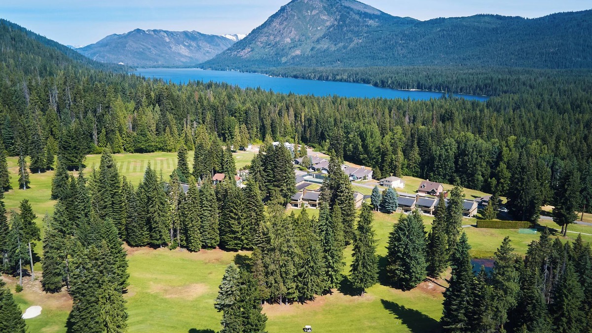 Leavenworth Condo | Greenview Condo, C4 -Charming Condo in Kahler Glen – A Lake Wenatchee Retreat!