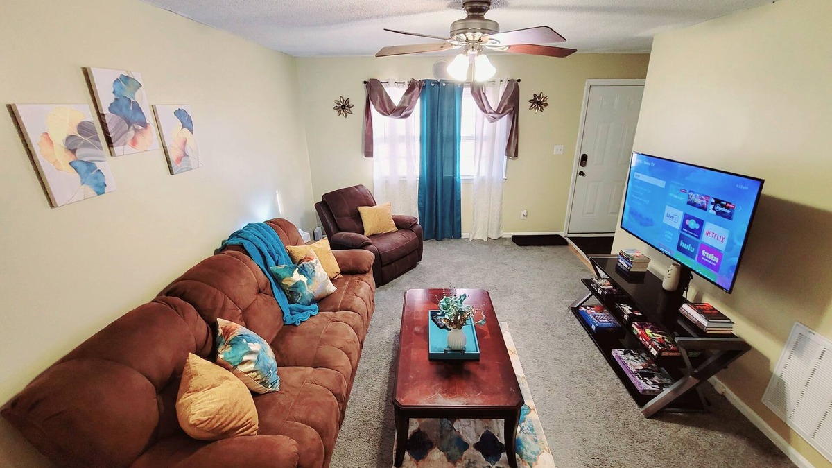 Greenville Apartment | Greenville Cozy 2BR sleeps 6 near ECU Stadium and Hospital welcome travel nurses
