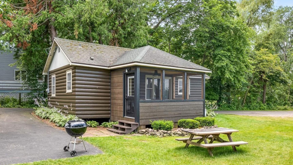 Green Lake Cottage | Greenway Log Cottage - 2