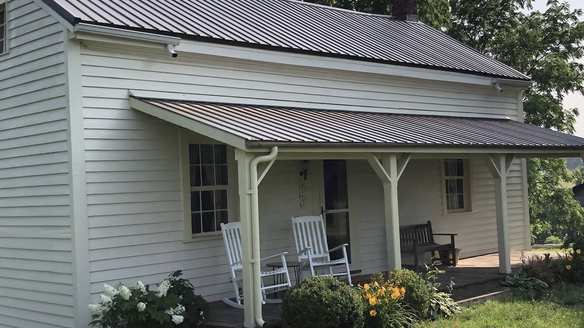Versailles Cabin | Greenwood Farm log cabin close to the Bourbon Trail and Keeneland